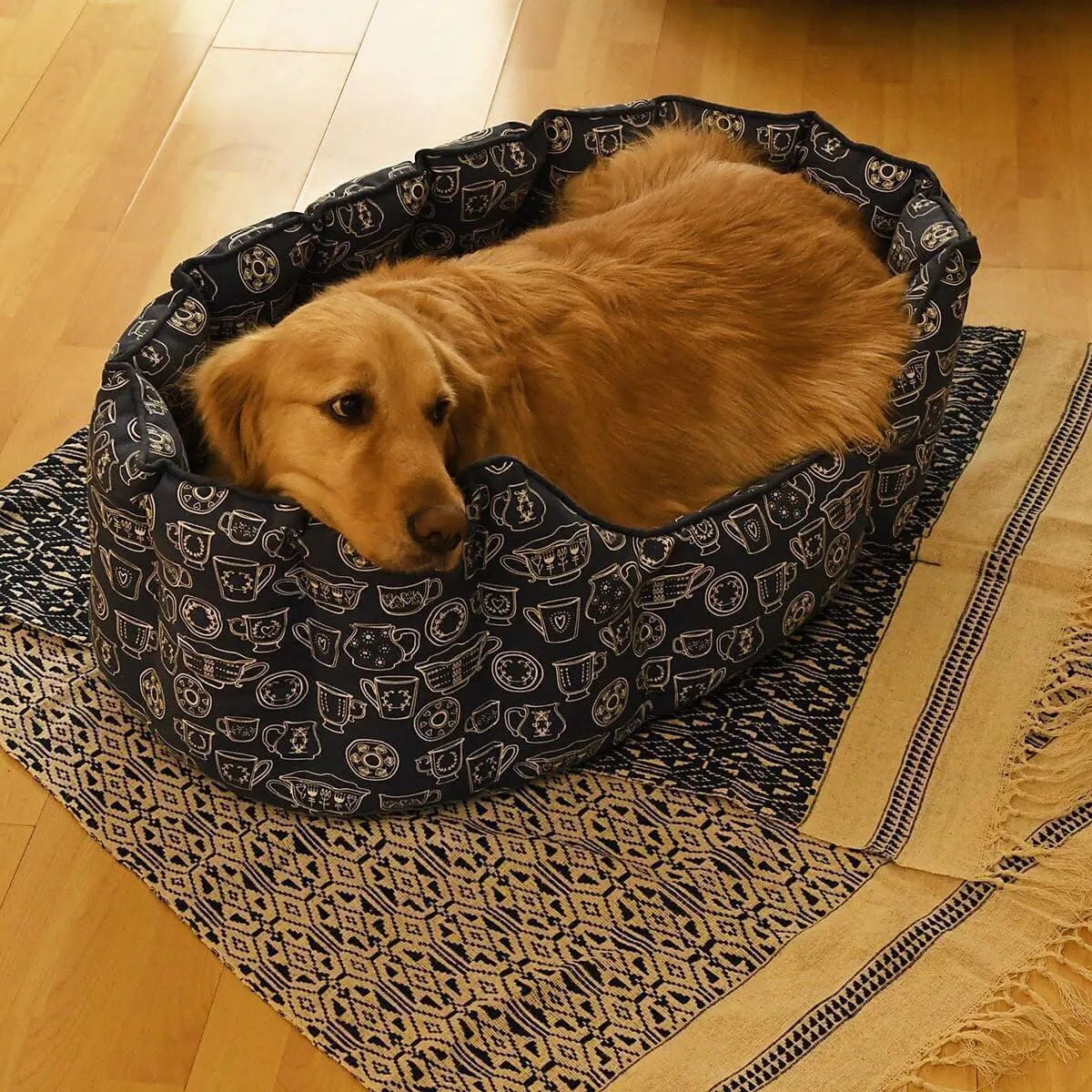 Acrylic Coated Dog Bed - Large - Cup & Saucer